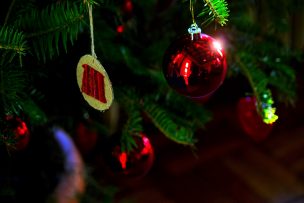 クリスマスツリーの飾りの玉の意味や名前は？色は？